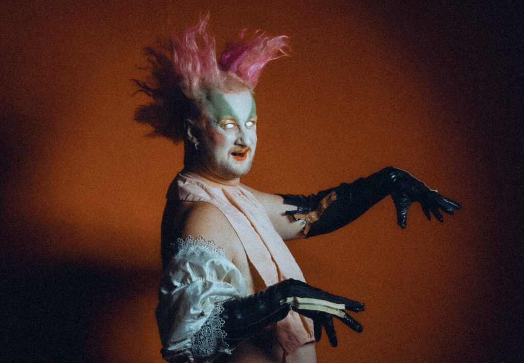 12_colin_self_credit_isaac-emmons